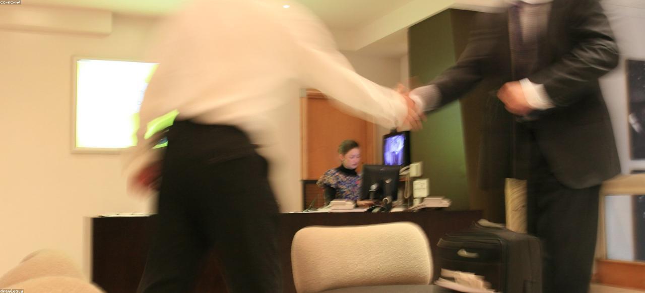 配图